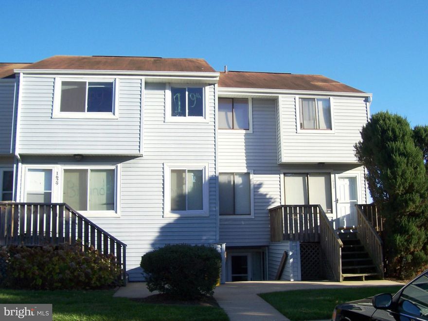 Recently freshened condo in Bancroft community. Recently remodeled kitchen w/updated appliances and loads of cabinet storage. Large living rm/dining area w/large windows overlooking spacious grassy area. Two master BRs both w/full baths. Washer and dryer. Walk-out level door to rear patio and storage shed. Close to local area amenities. Close to Fort Meade. Pets case-by-case