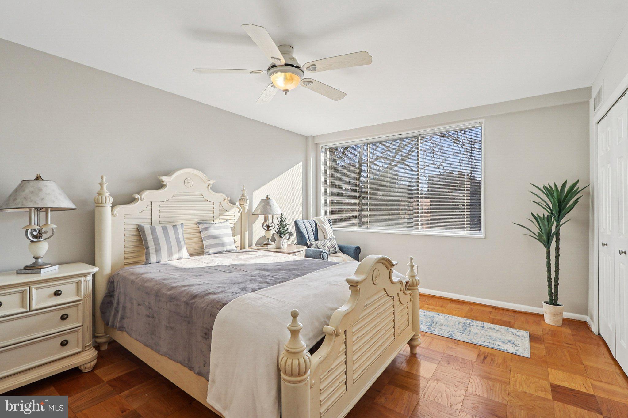 WHITEHALL - Residential