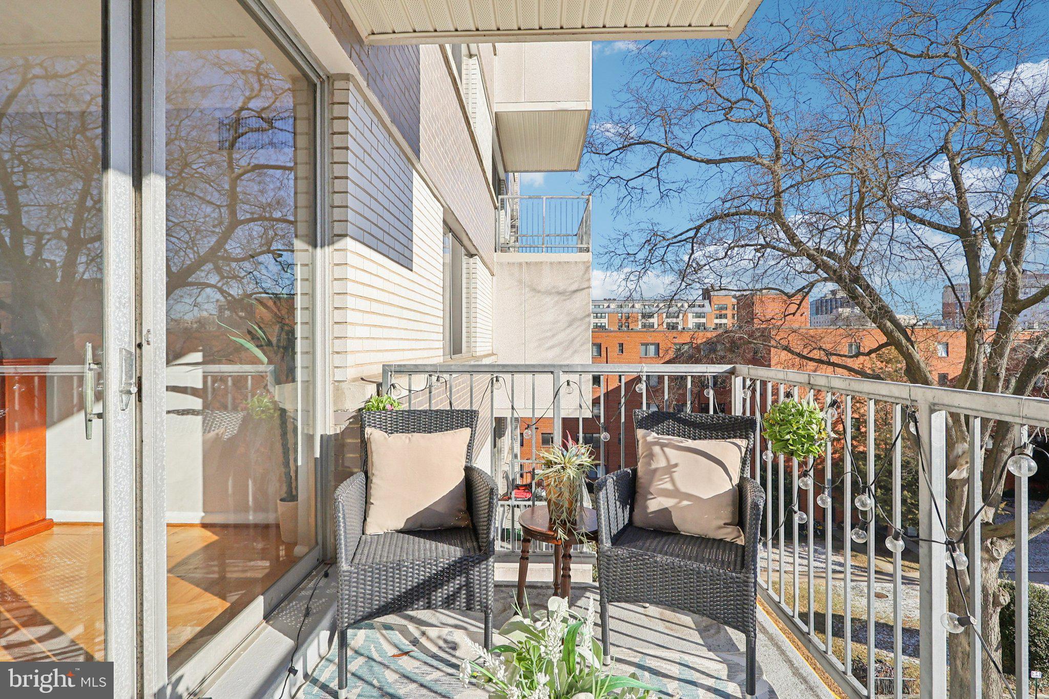 WHITEHALL - Residential