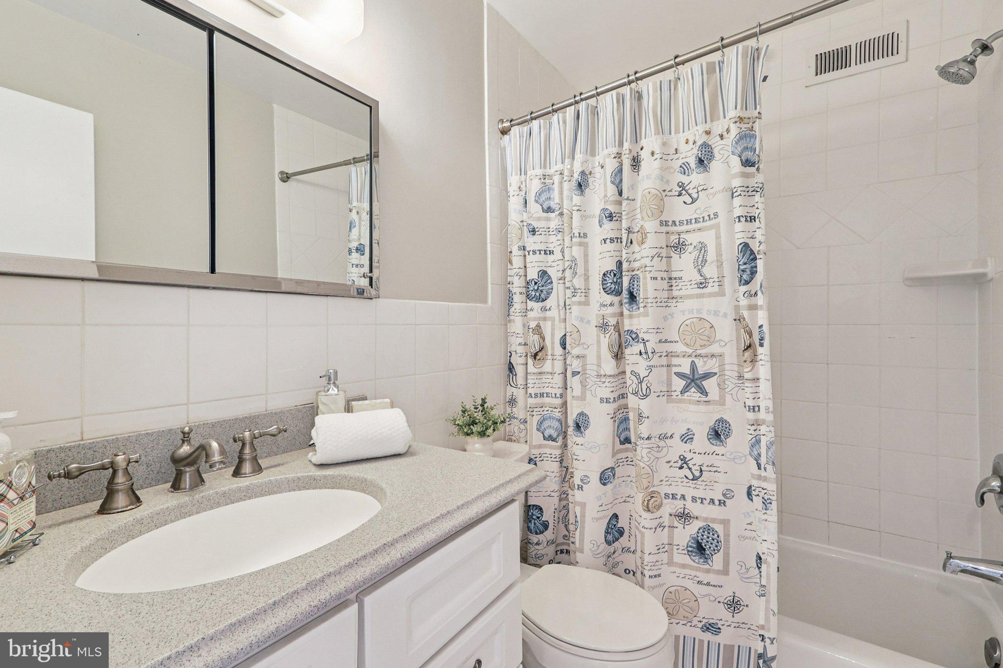 WHITEHALL - Residential