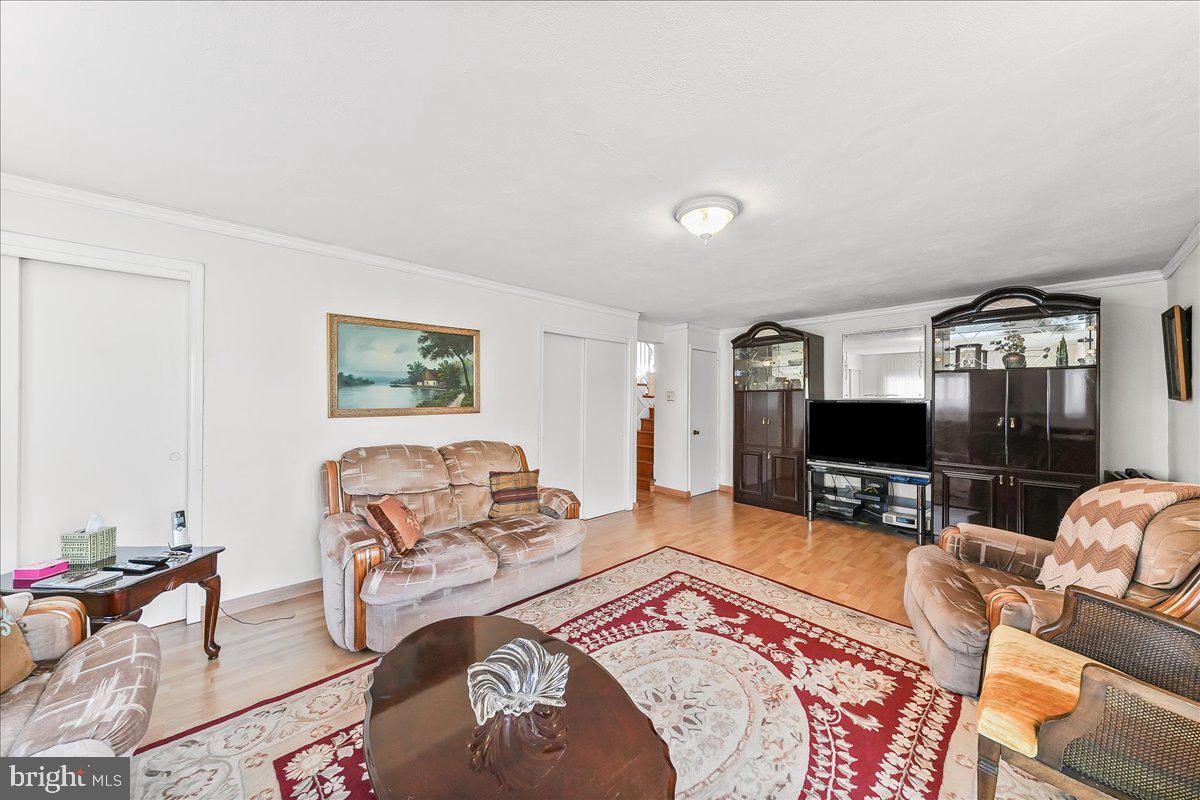 ROSE TREE WOODS - Residential