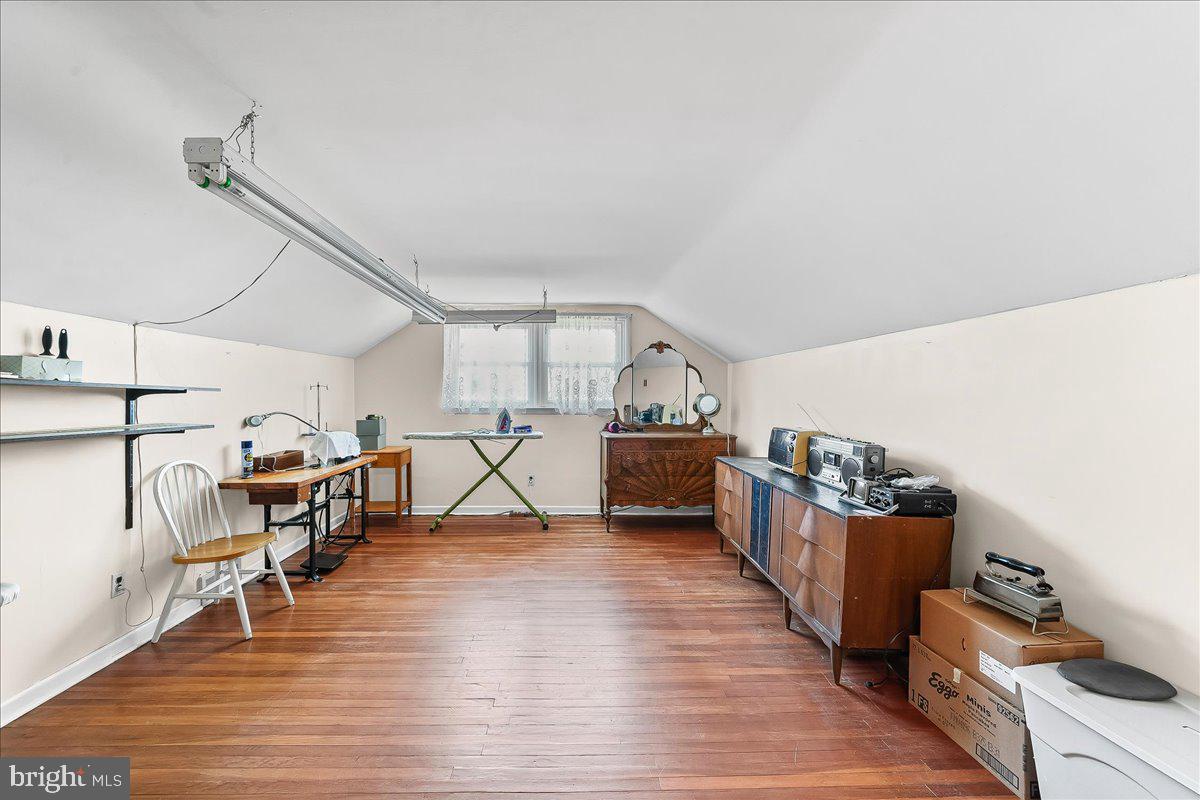 ROSE TREE WOODS - Residential