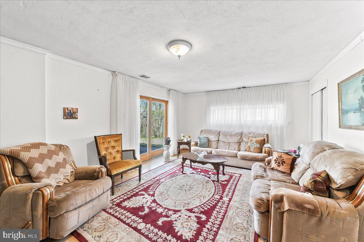 ROSE TREE WOODS - Residential