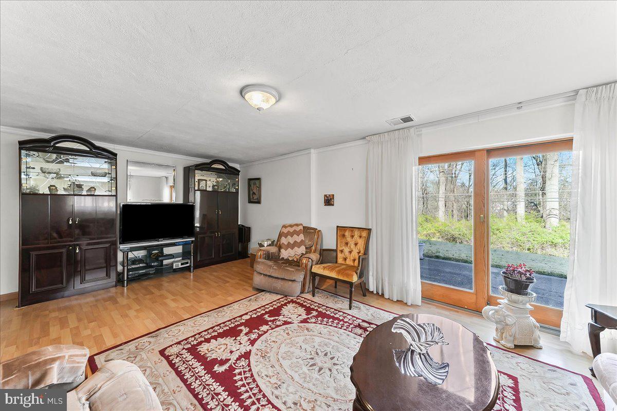 ROSE TREE WOODS - Residential