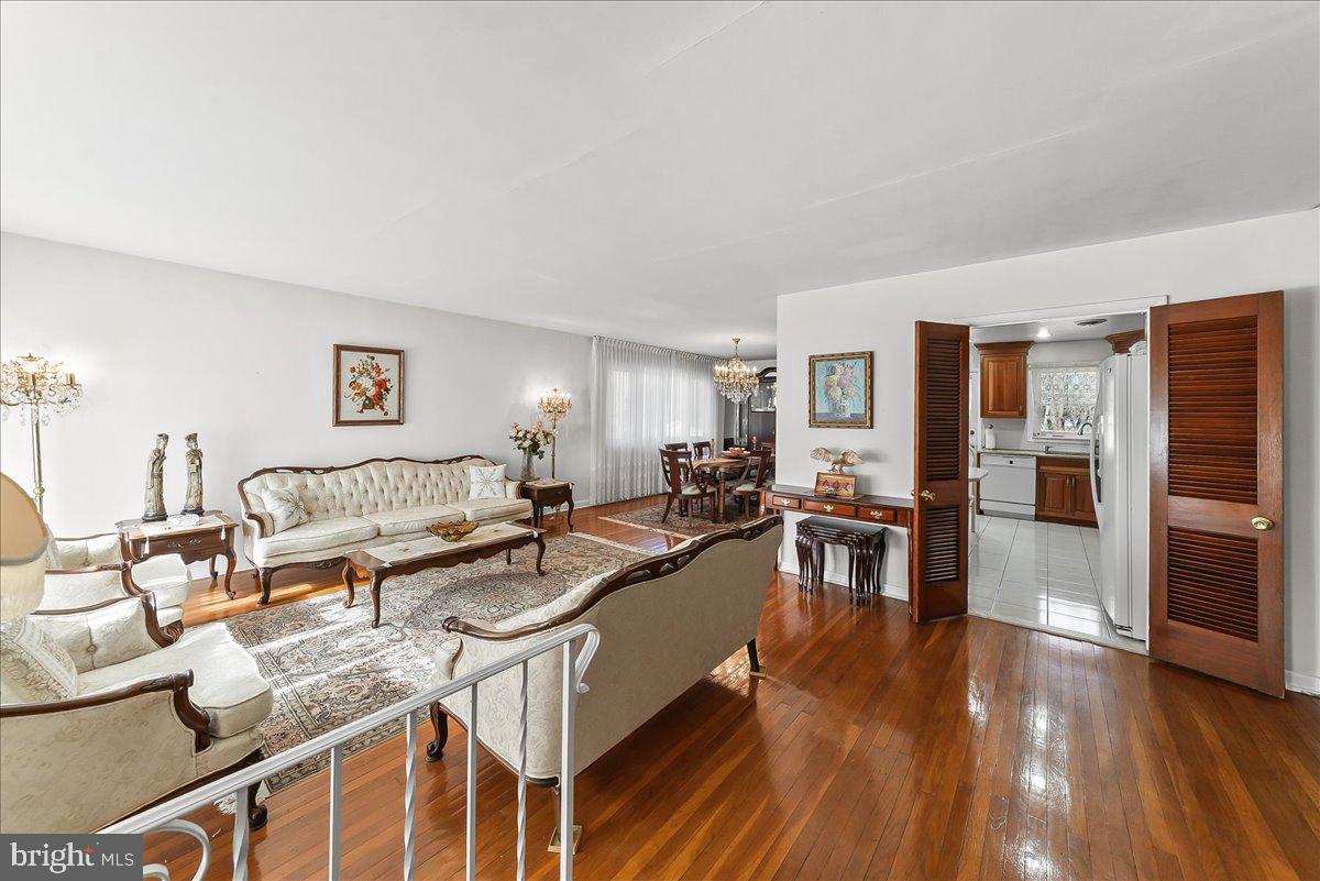 ROSE TREE WOODS - Residential