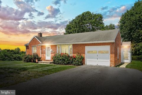 7469 LINCOLN HIGHWAY ABBOTTSTOWN PA 17301