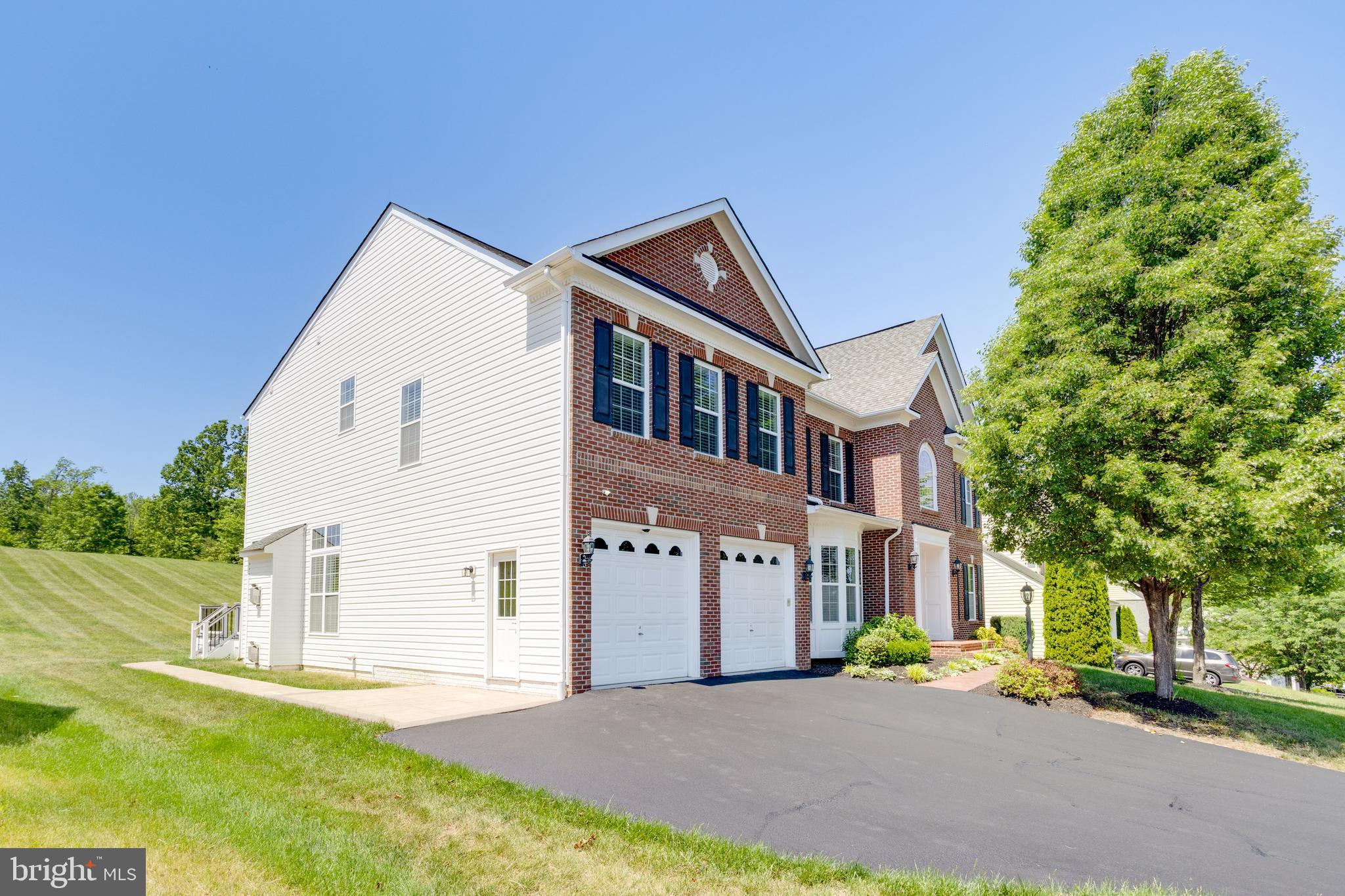 STONEWALL MANOR - Residential