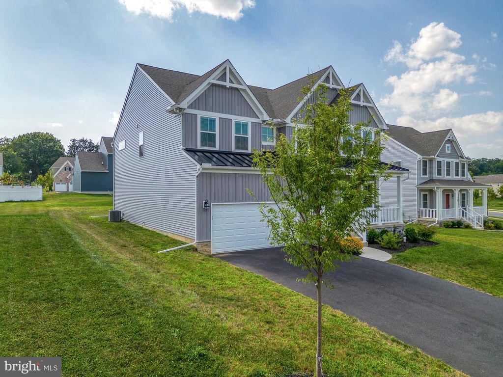Photo of 122 HERONDALE DR, LANDISVILLE, PA 17538 (MLS # PALA2039182)