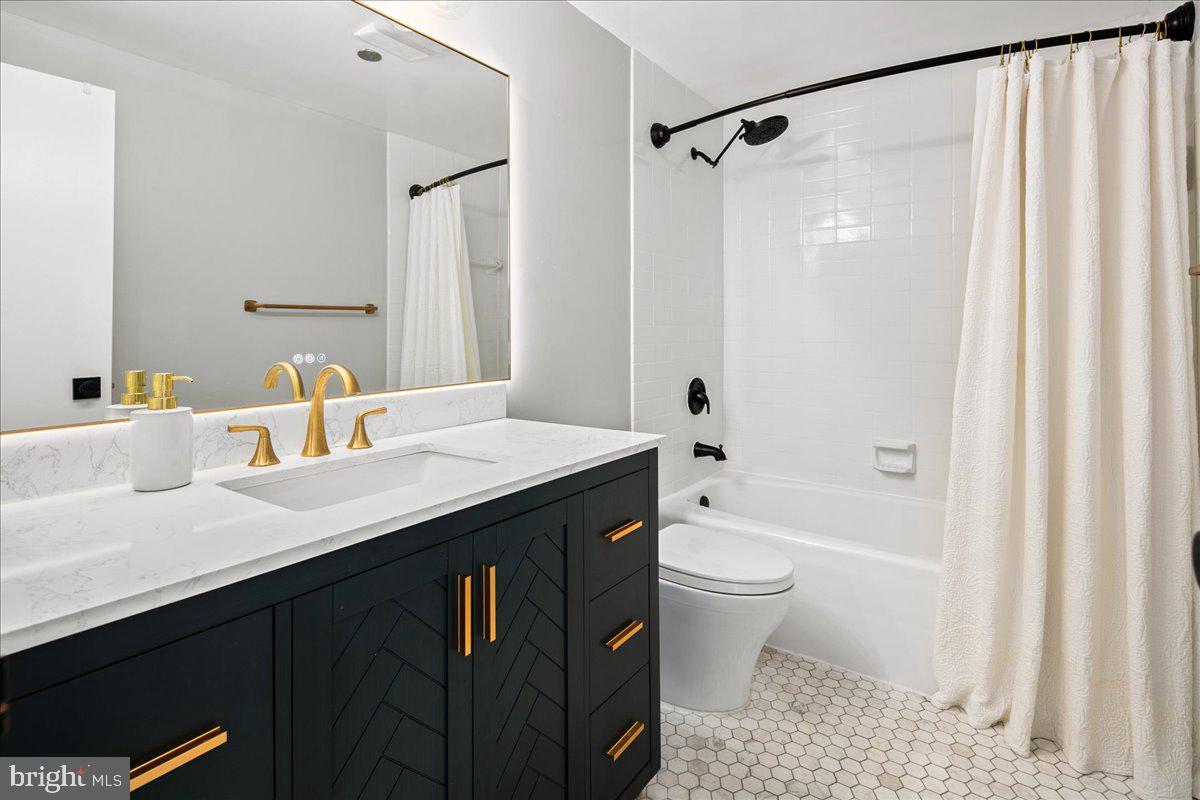 1805 CRYSTAL DRIVE 217S