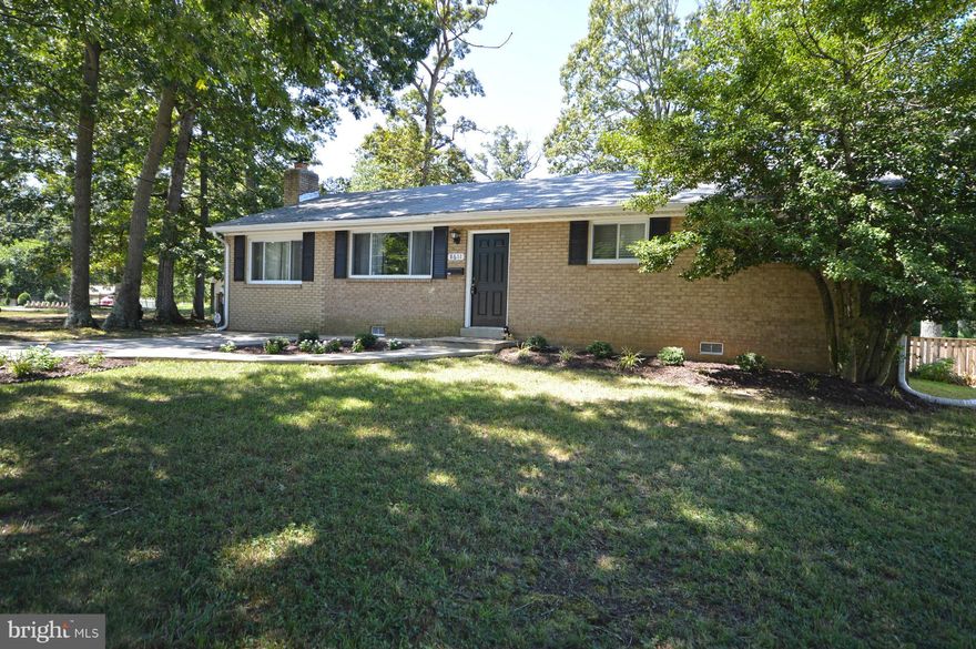 Beautifully renovated, one story home, only minutes from National Harbor/DC/Old Town Alexandria!  VERY convenient location - shopping, restaurants, Metro, all just a few minutes from your front door.  2013-2014 complete renovation from top bottom - open floor plan, SS appliances, new HVAC, new water heater, solid wood cabinets, granite countertops, hardwoods, HUGE, updated yard!