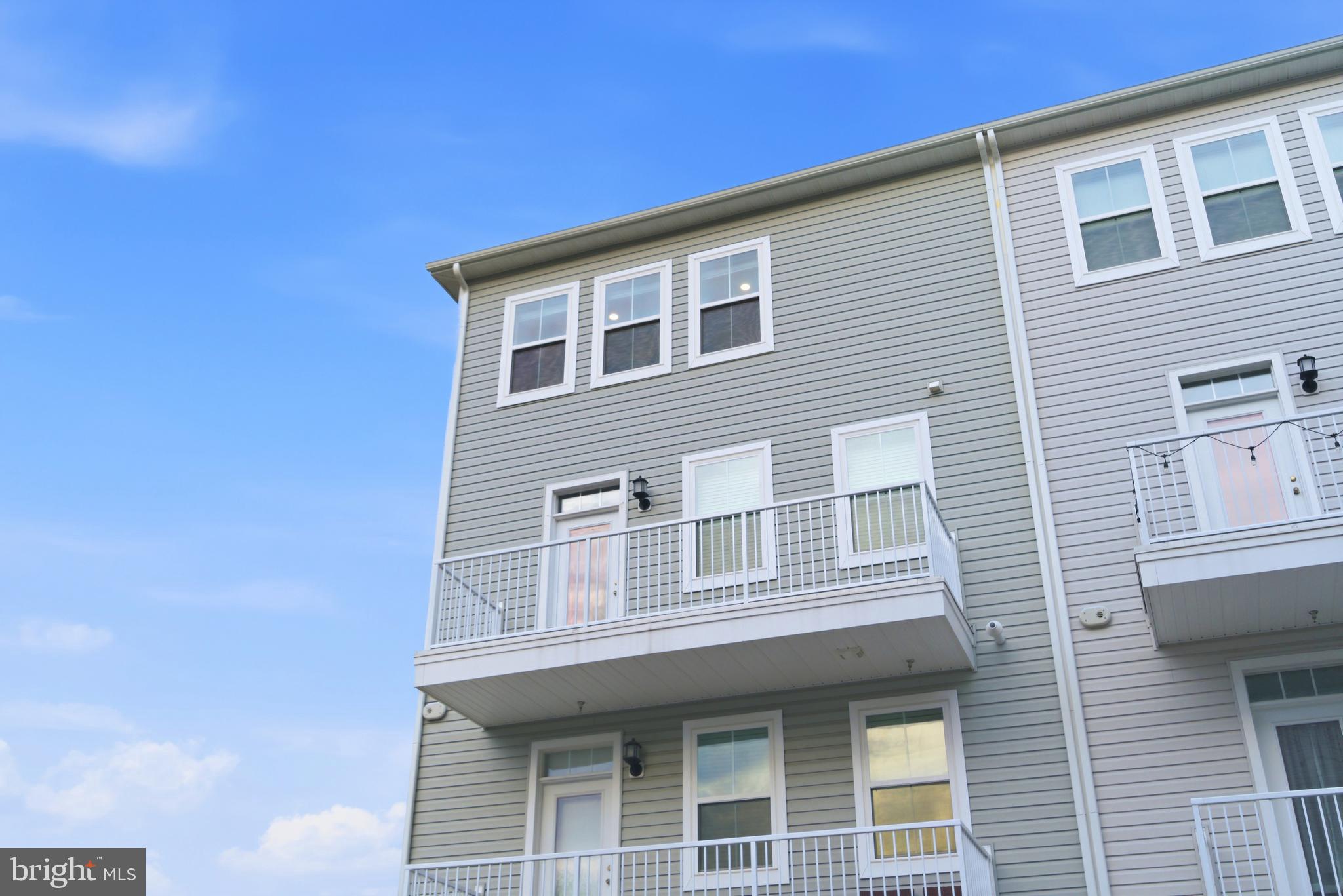 VILLAGE TOWNS - Residential