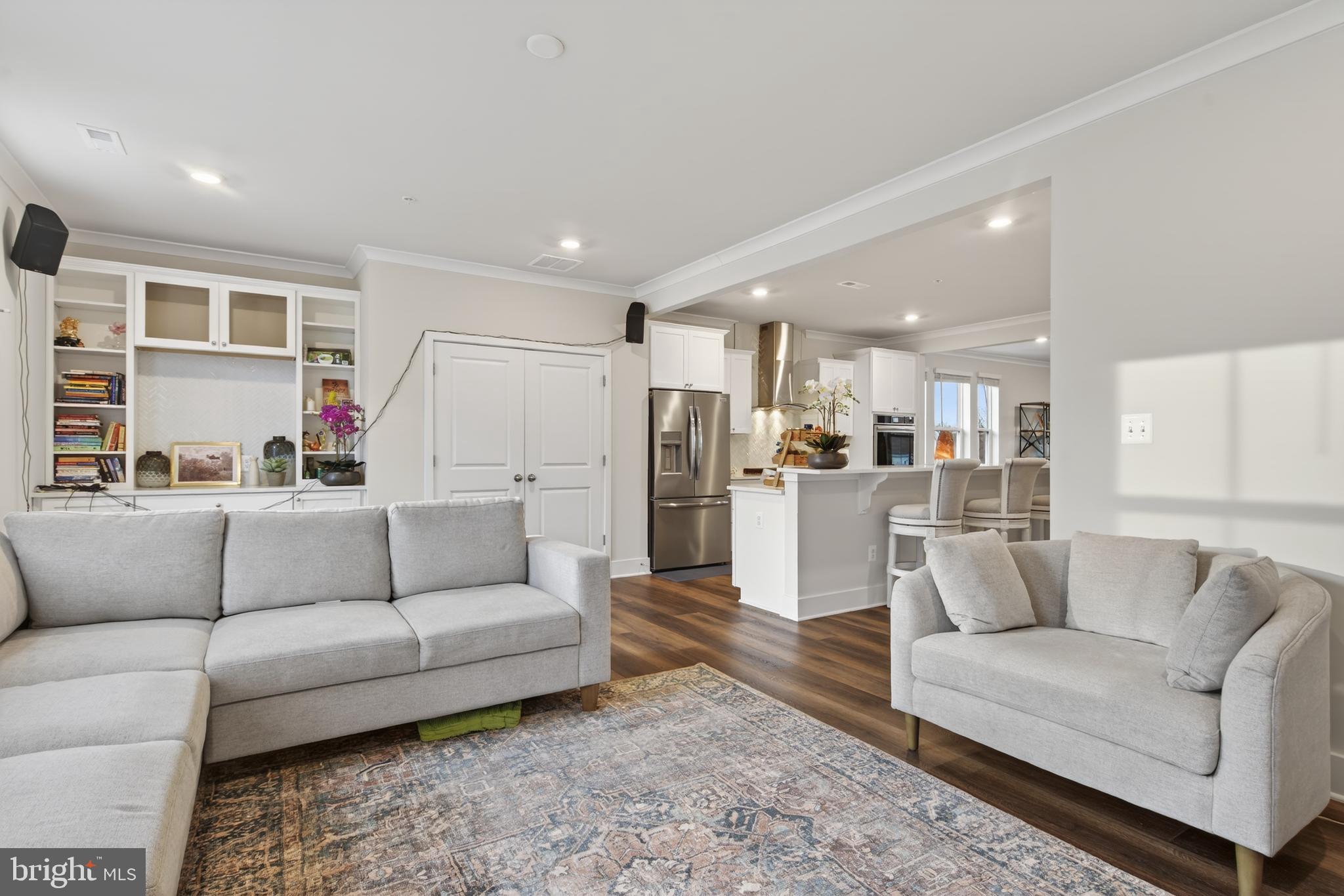 VILLAGE TOWNS - Residential