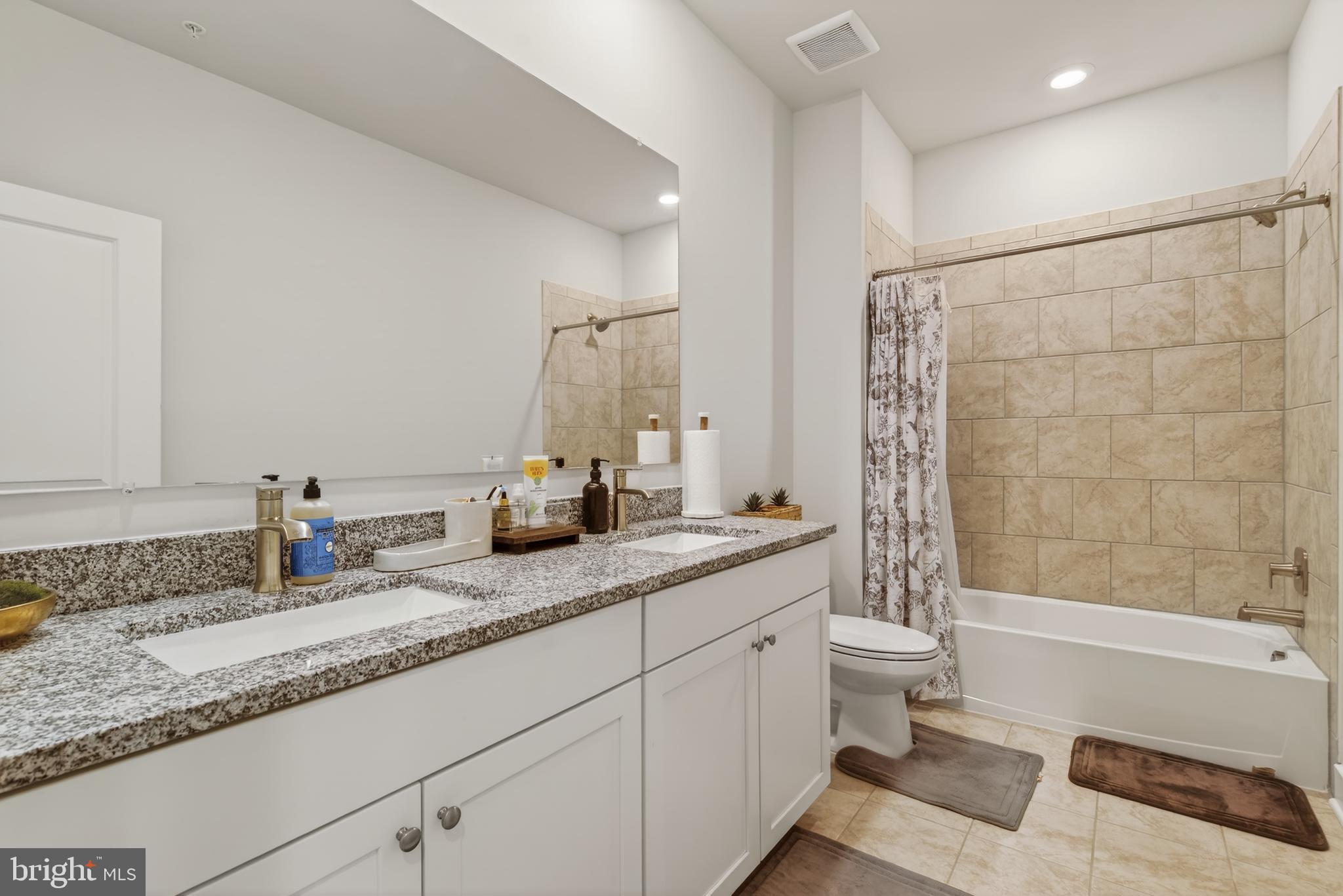 VILLAGE TOWNS - Residential