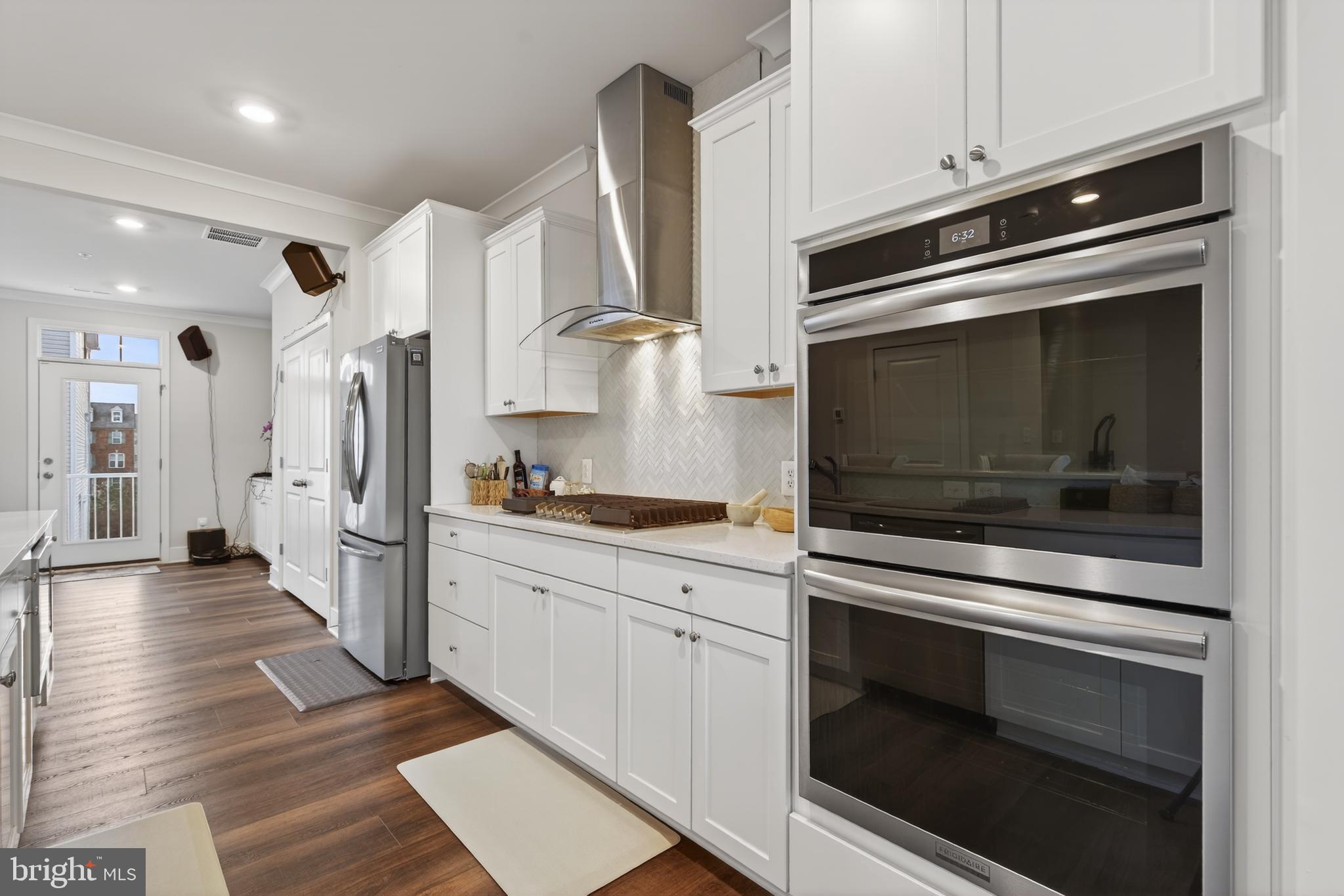 VILLAGE TOWNS - Residential