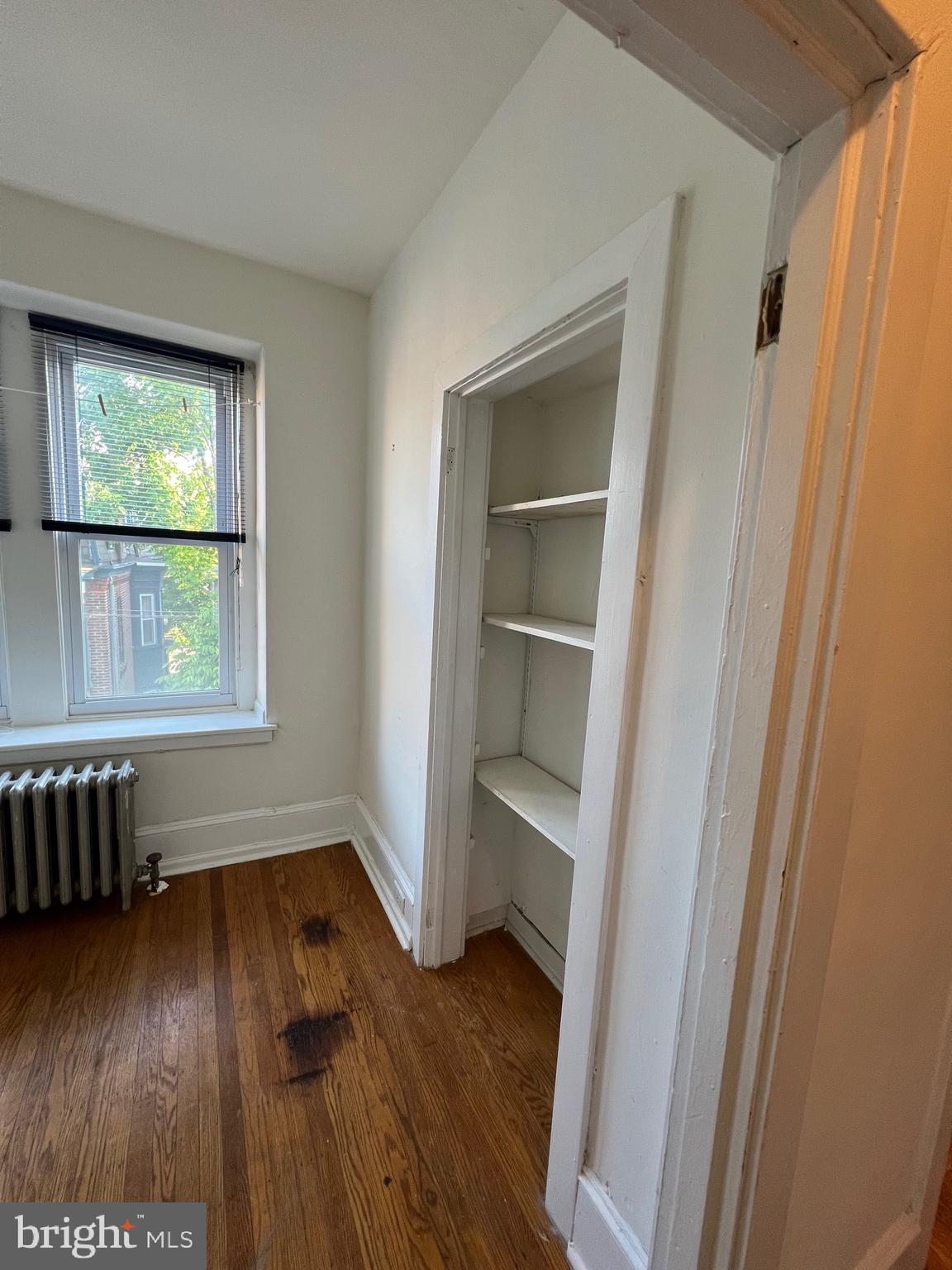 UNIVERSITY CITY - Residential Income