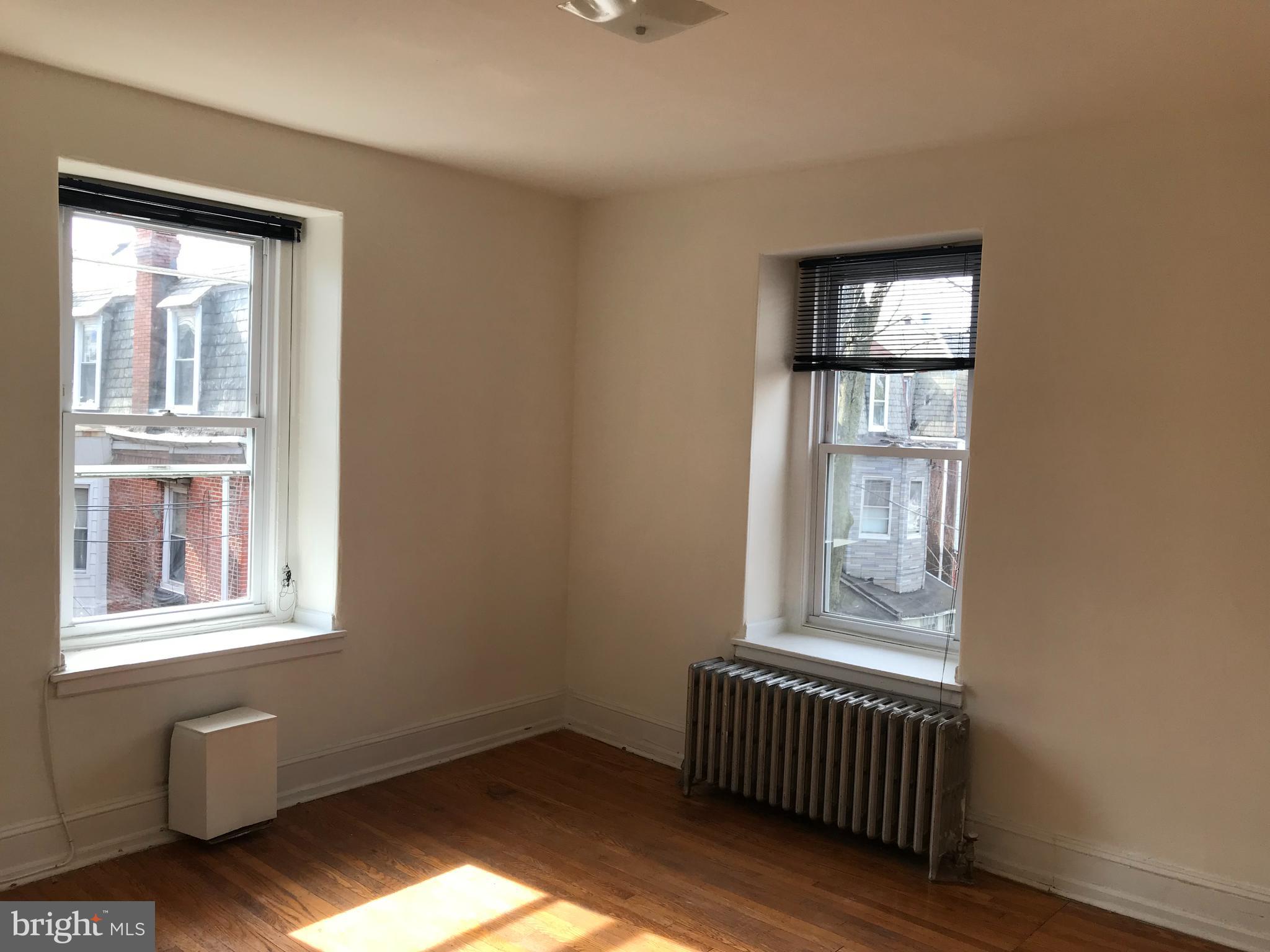 UNIVERSITY CITY - Residential Income