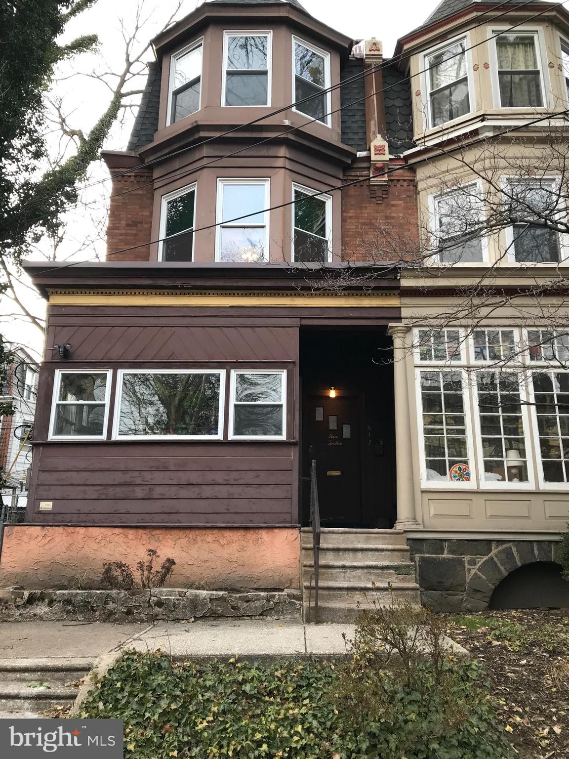 UNIVERSITY CITY - Residential Income