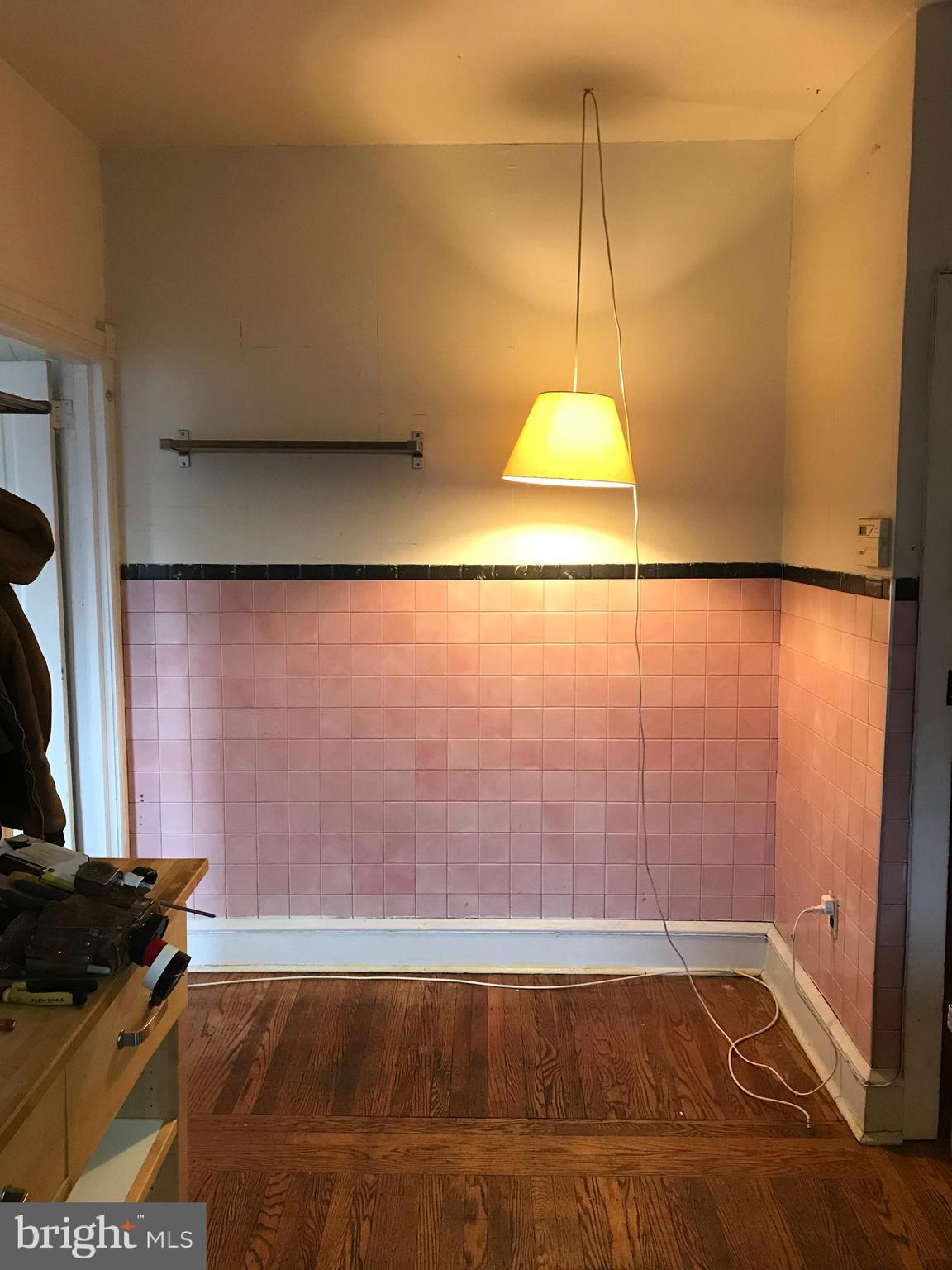 UNIVERSITY CITY - Residential Income