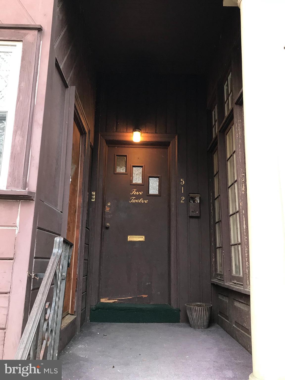 UNIVERSITY CITY - Residential Income