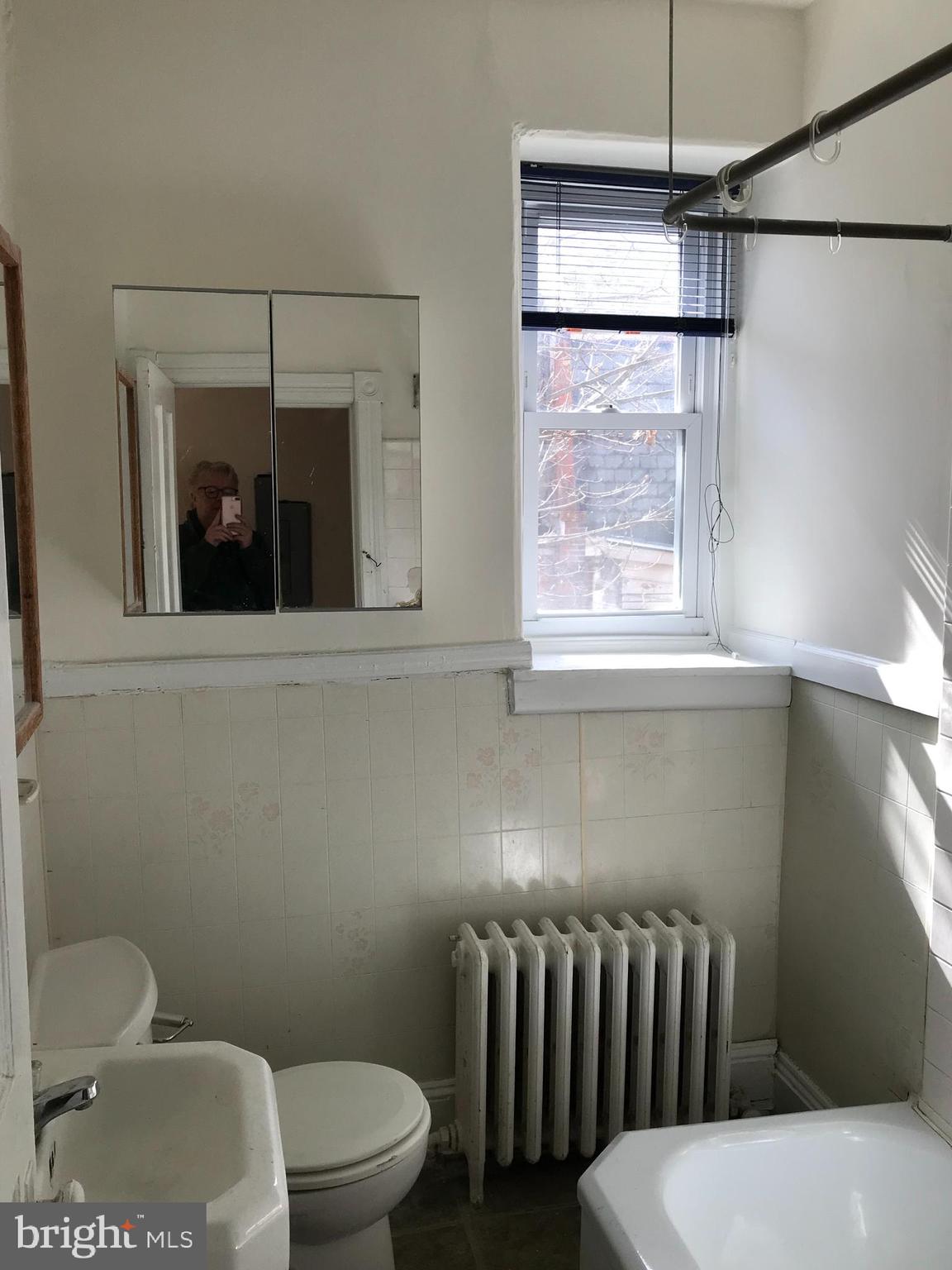 UNIVERSITY CITY - Residential Income