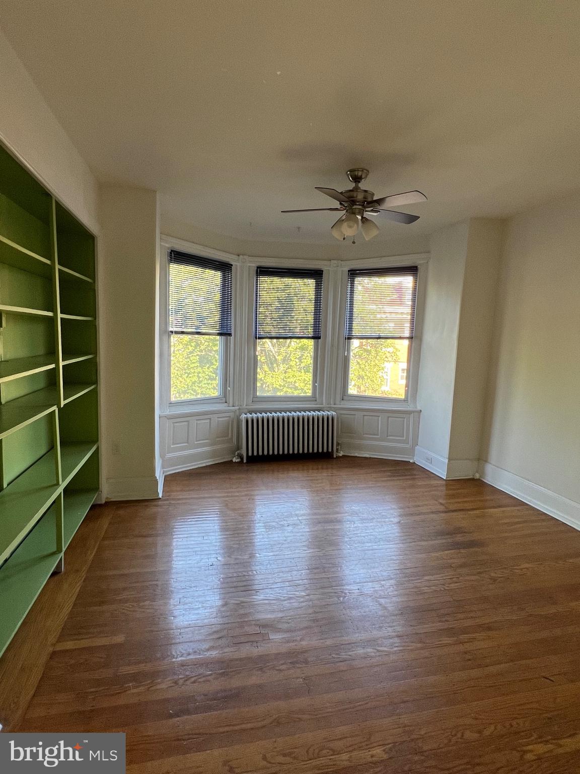 UNIVERSITY CITY - Residential Income