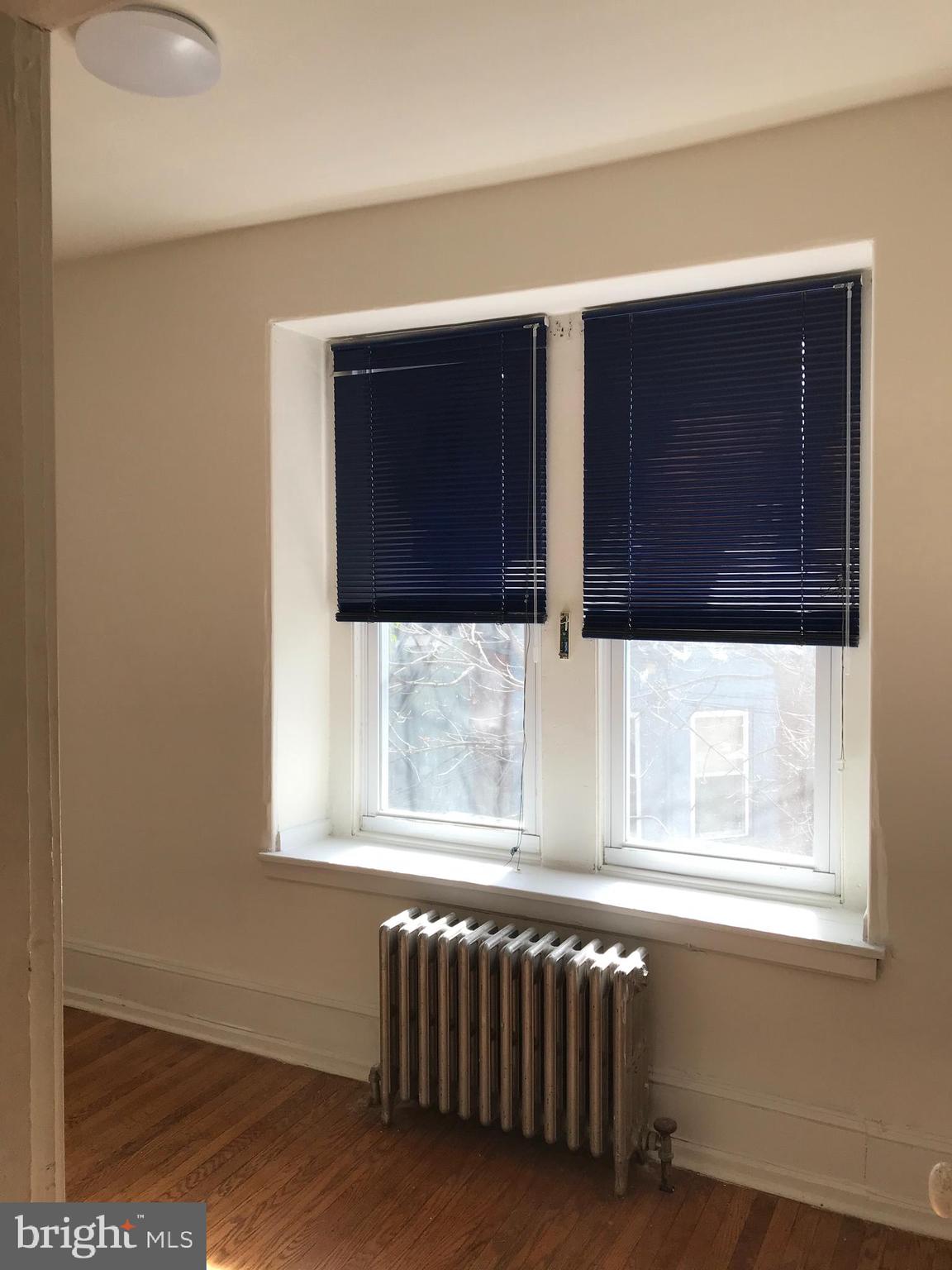 UNIVERSITY CITY - Residential Income