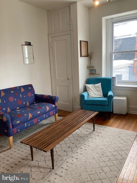 UNIVERSITY CITY - Residential Income