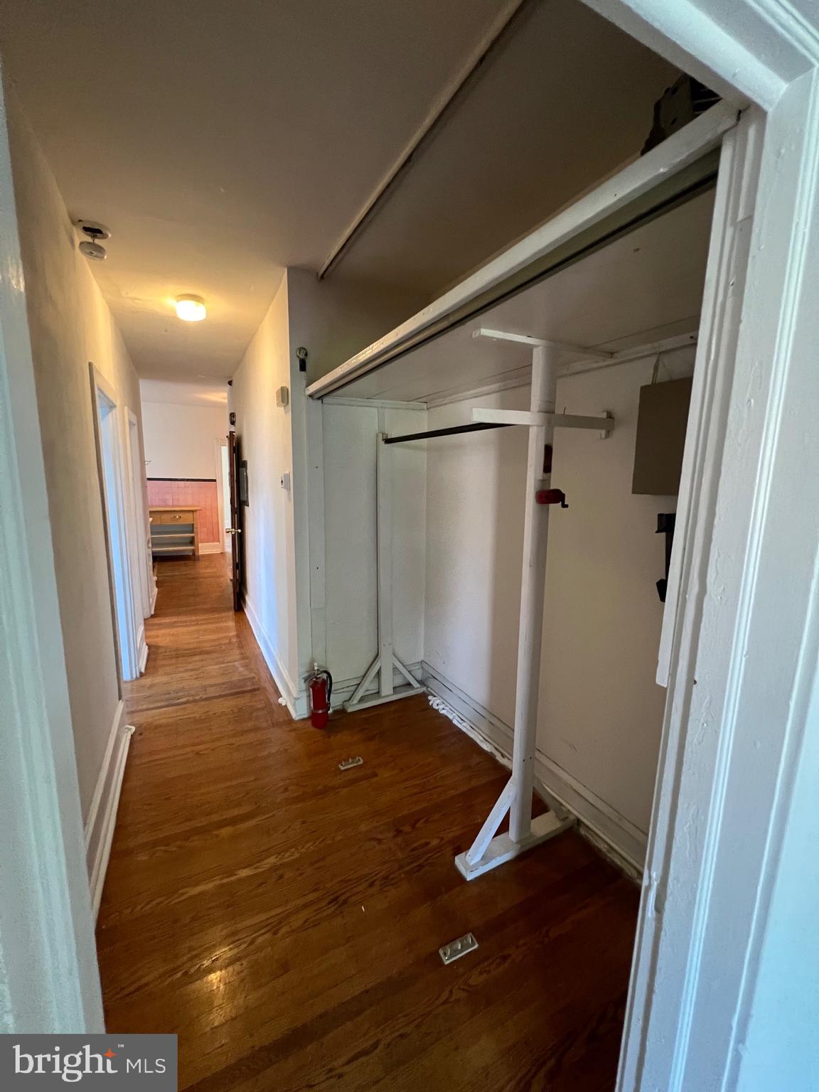 UNIVERSITY CITY - Residential Income