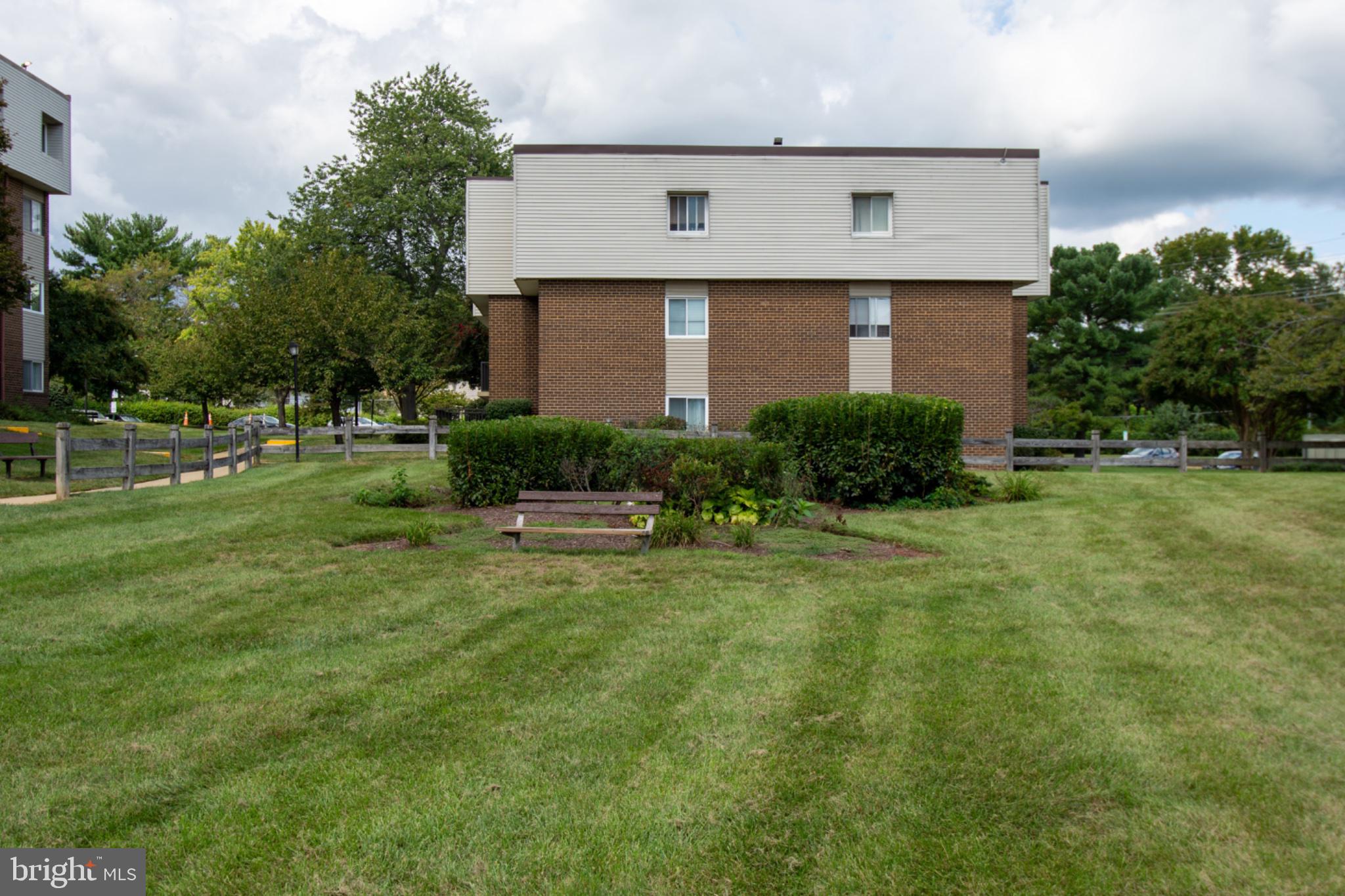 PINES CONDOMINIUM - Residential