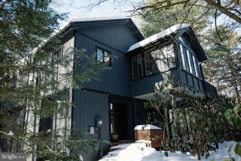 196 SPLIT ROCK LANE POCONO PINES PA 18350