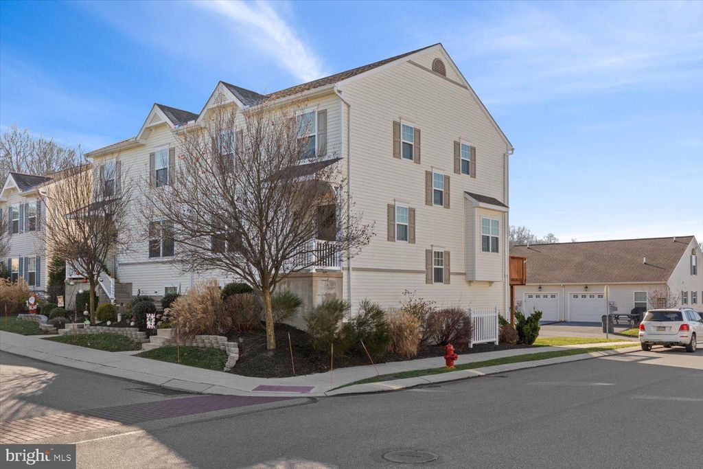 Photo of 422 WARREN CT, WILLOW STREET, PA 17584 (MLS # PALA2028960)