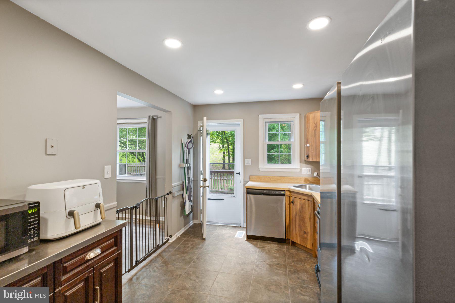 DOUBLE ROCK TOWNHOUSES - Residential