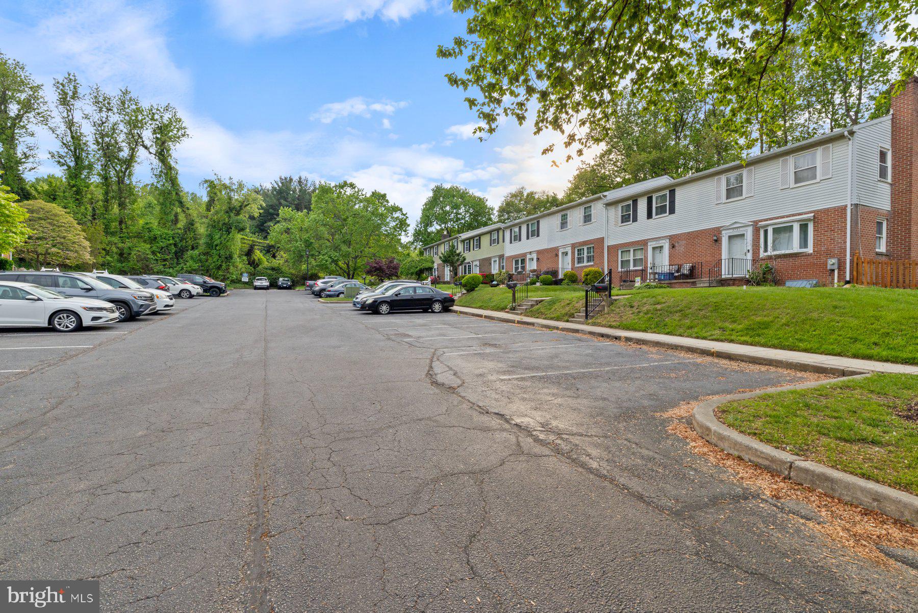 DOUBLE ROCK TOWNHOUSES - Residential