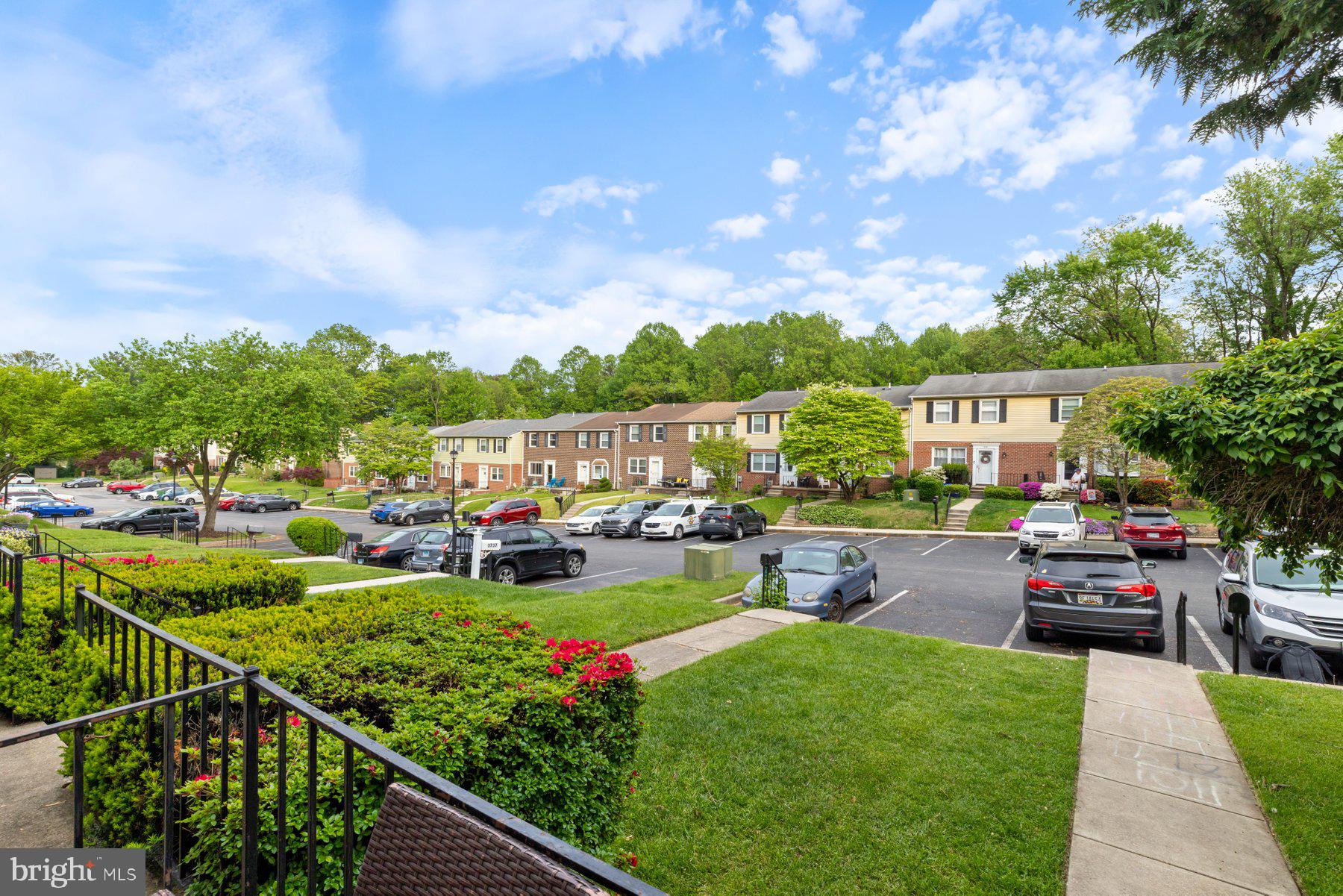 DOUBLE ROCK TOWNHOUSES - Residential