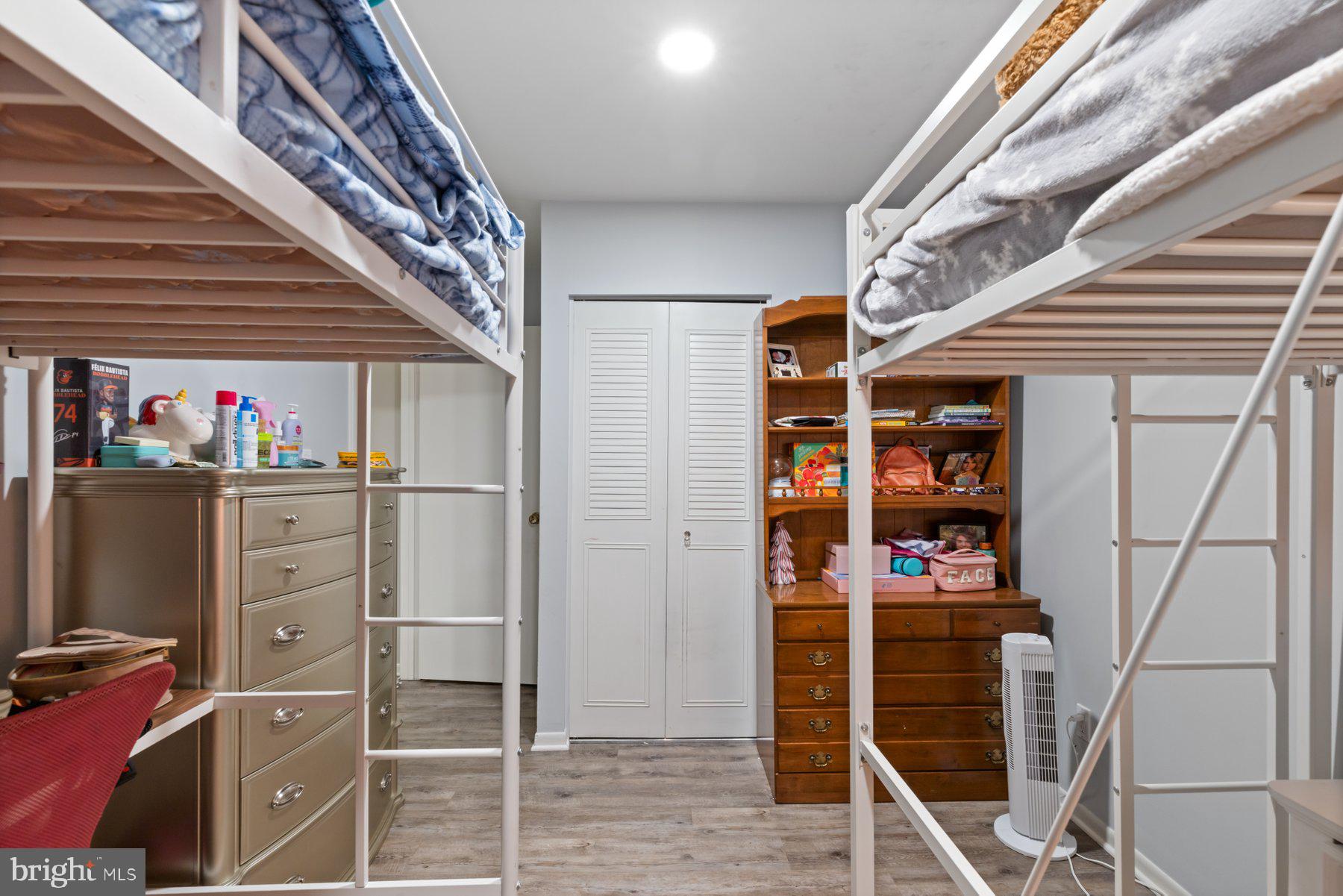 DOUBLE ROCK TOWNHOUSES - Residential