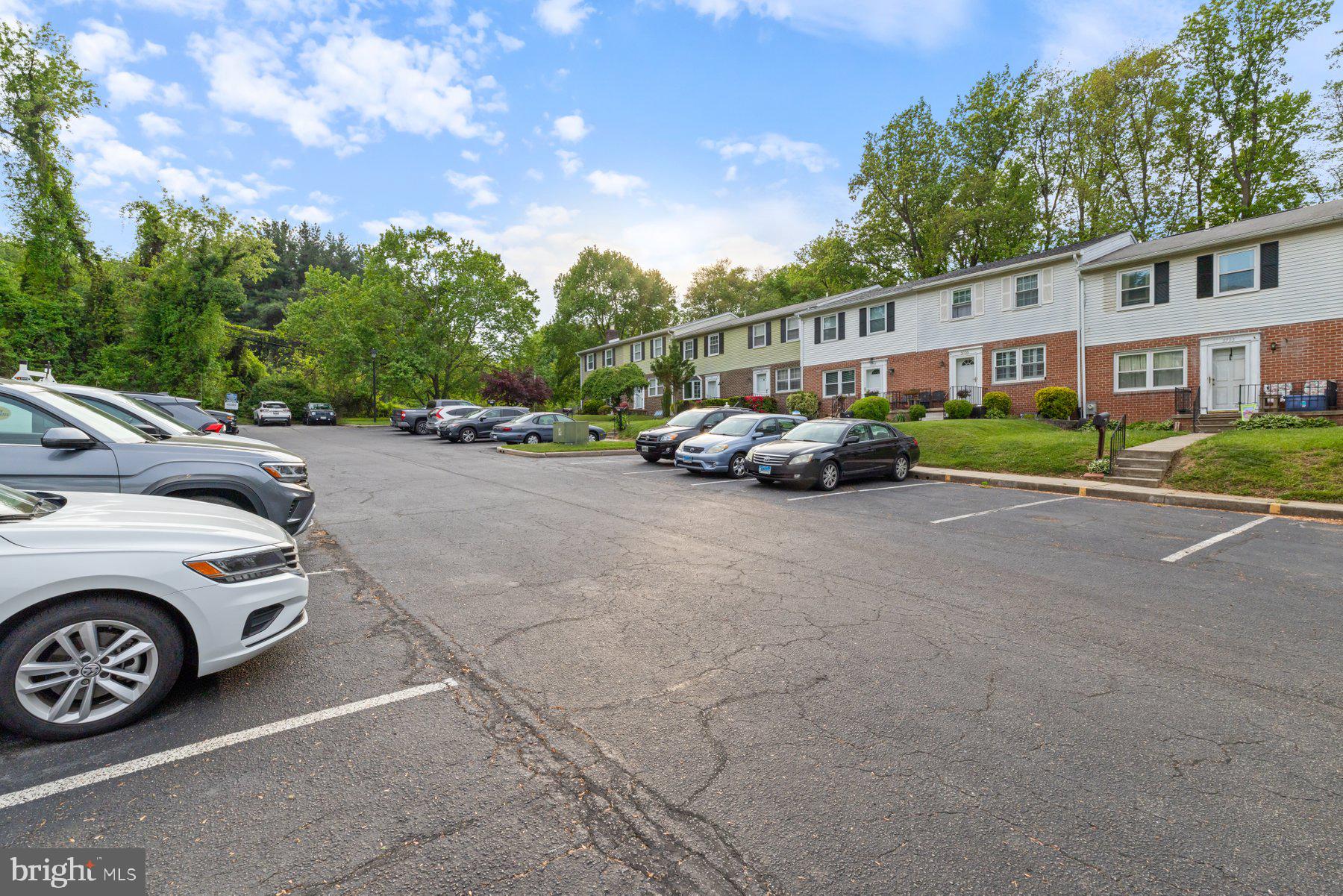 DOUBLE ROCK TOWNHOUSES - Residential