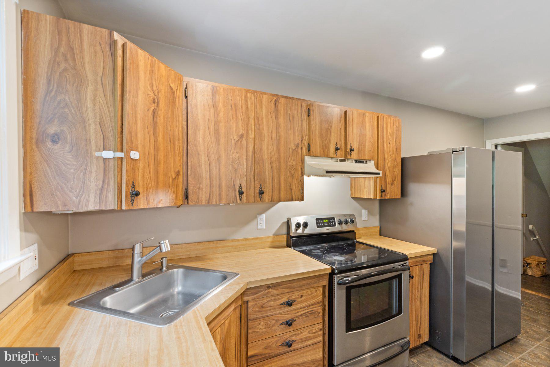 DOUBLE ROCK TOWNHOUSES - Residential