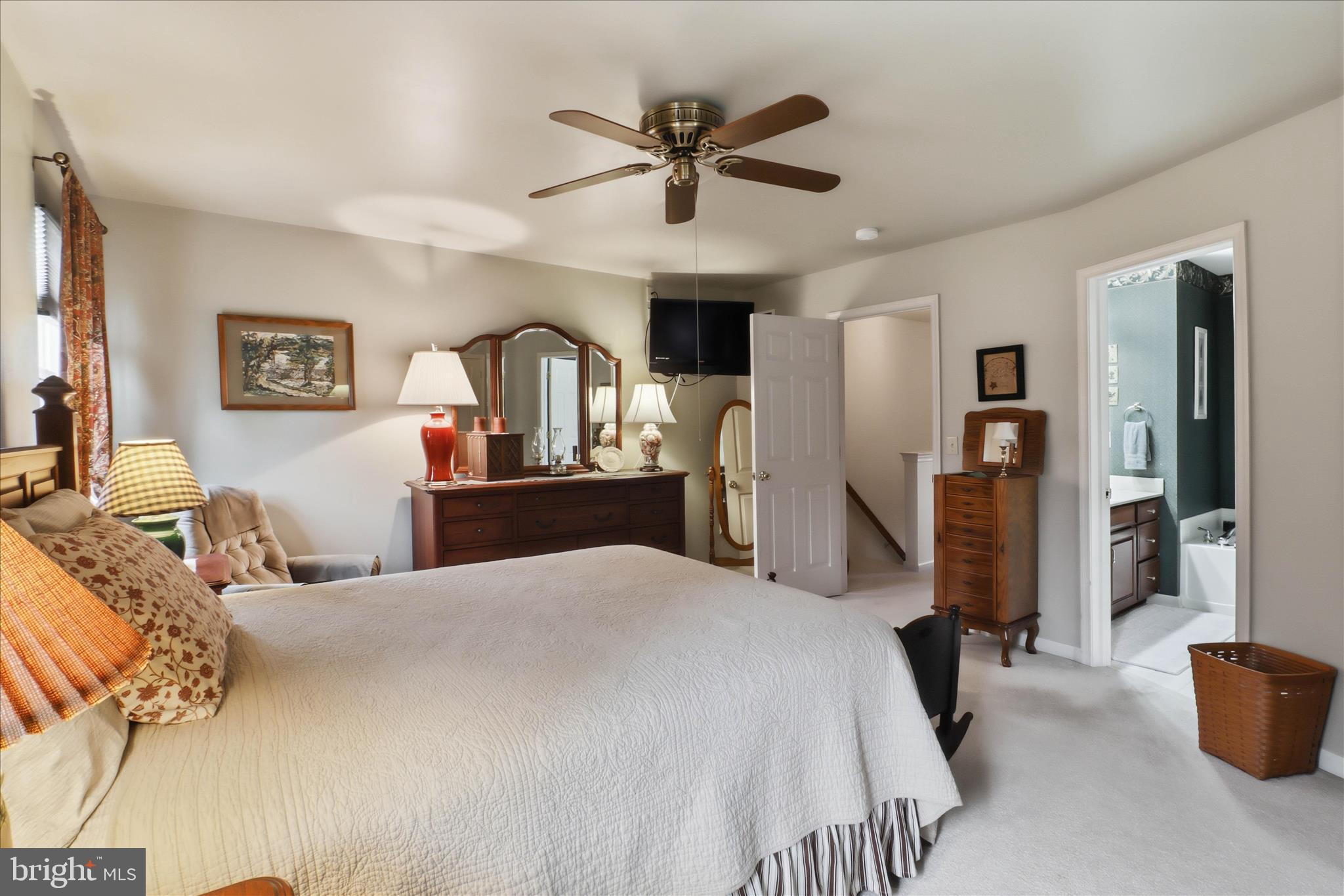 320 WHITECHAPEL ROAD