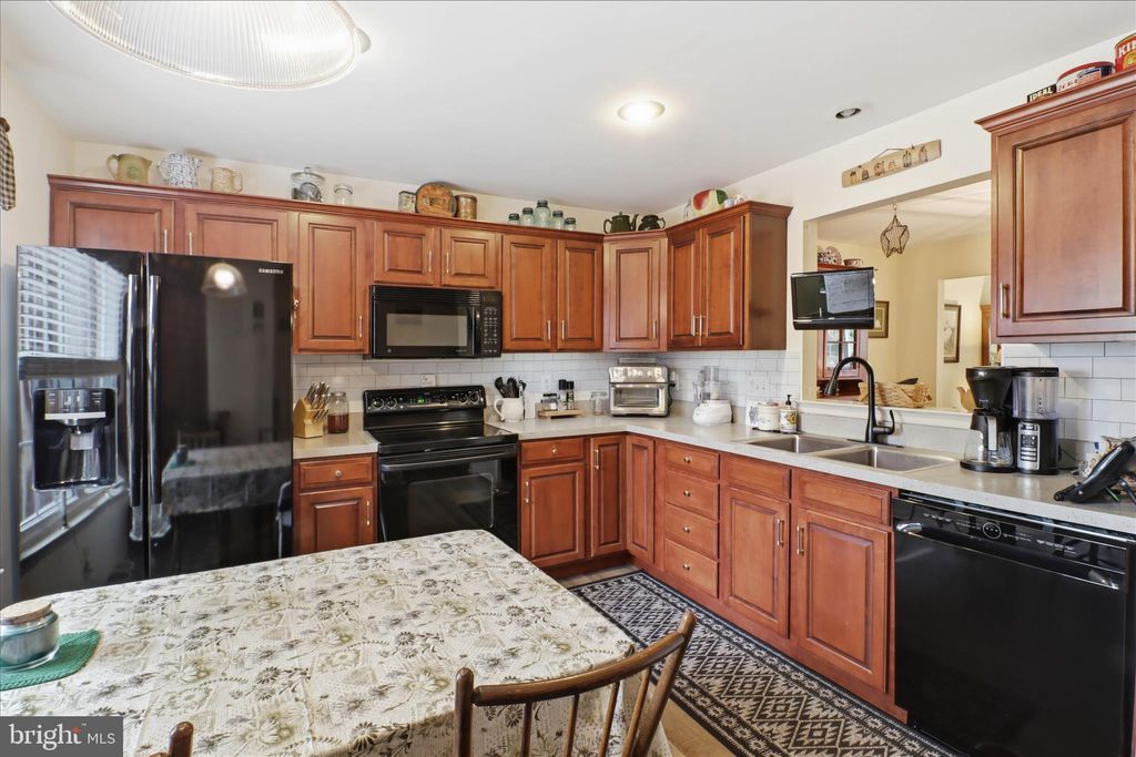 Photo of 320 Whitechapel Road, LANCASTER, PA 17603 (MLS # PALA2085450)