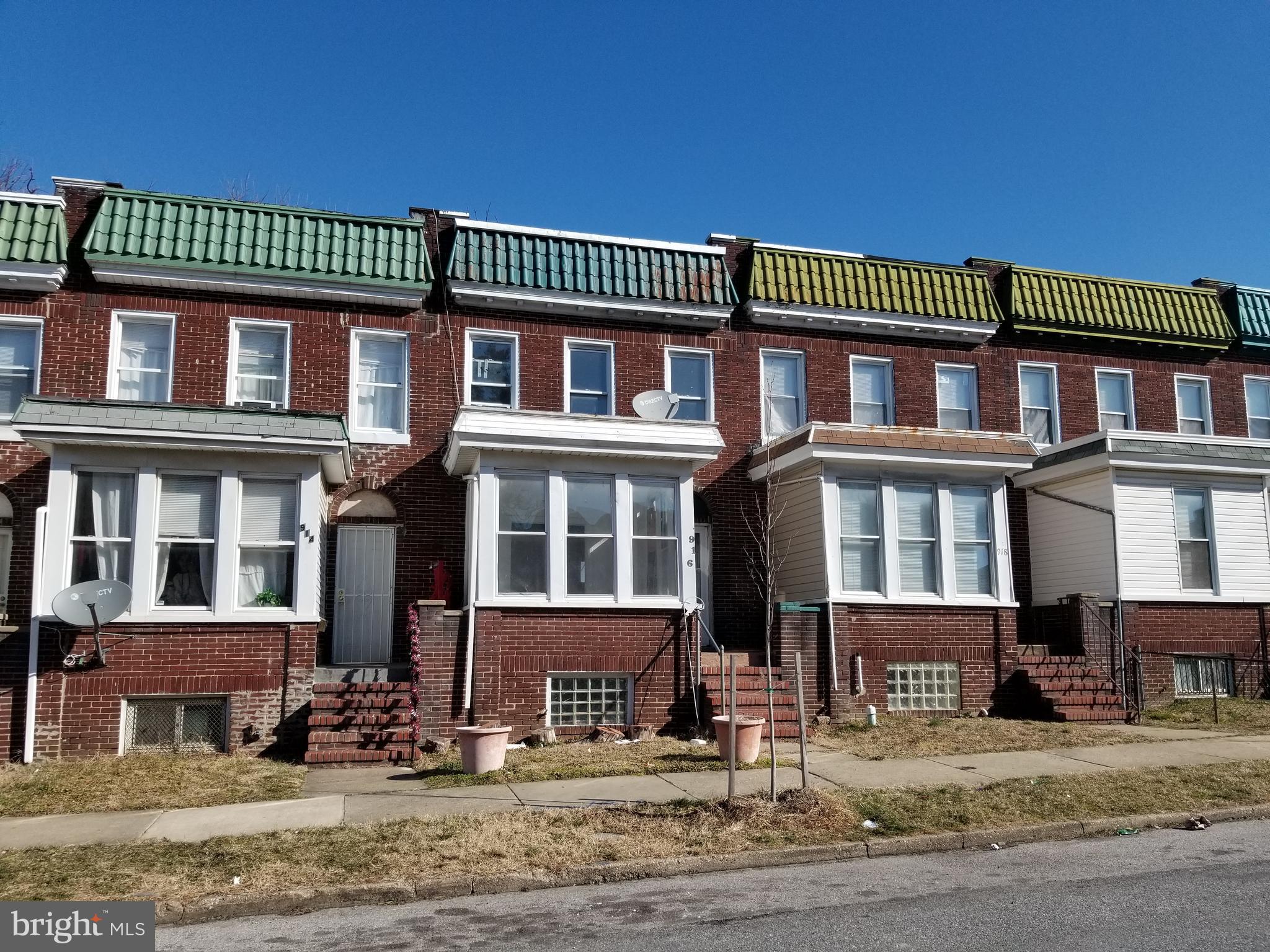 ONLINE AUCTION: Auction Begins 04/9 @ 10:00 AM Auction Ends 04/12 @ 12:20 PM. List Price is Suggested Opening Bid. Deposit: $7,500.2 Story Porch-Front Townhouse located in the East Baltimore Midway area. In close proximity to Clifton Park Golf Course. Easy access to major traffic artery Harford Rd.