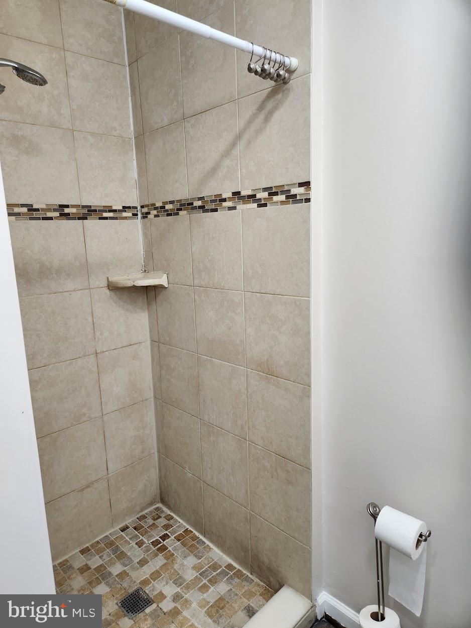 MARLTON TOWN CENTER - Residential Lease