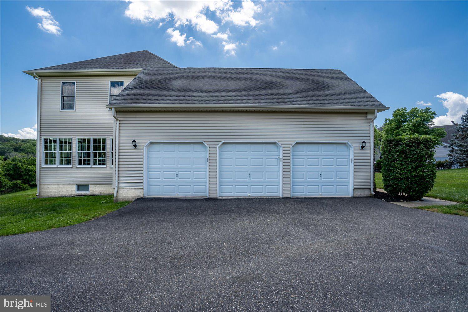 WILLOW VALE FARMS - Residential