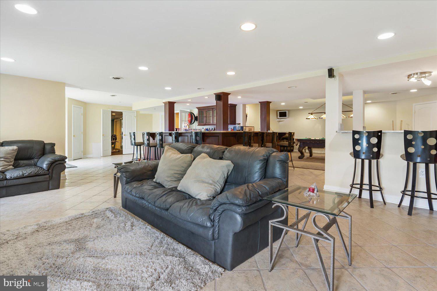 WILLOW VALE FARMS - Residential