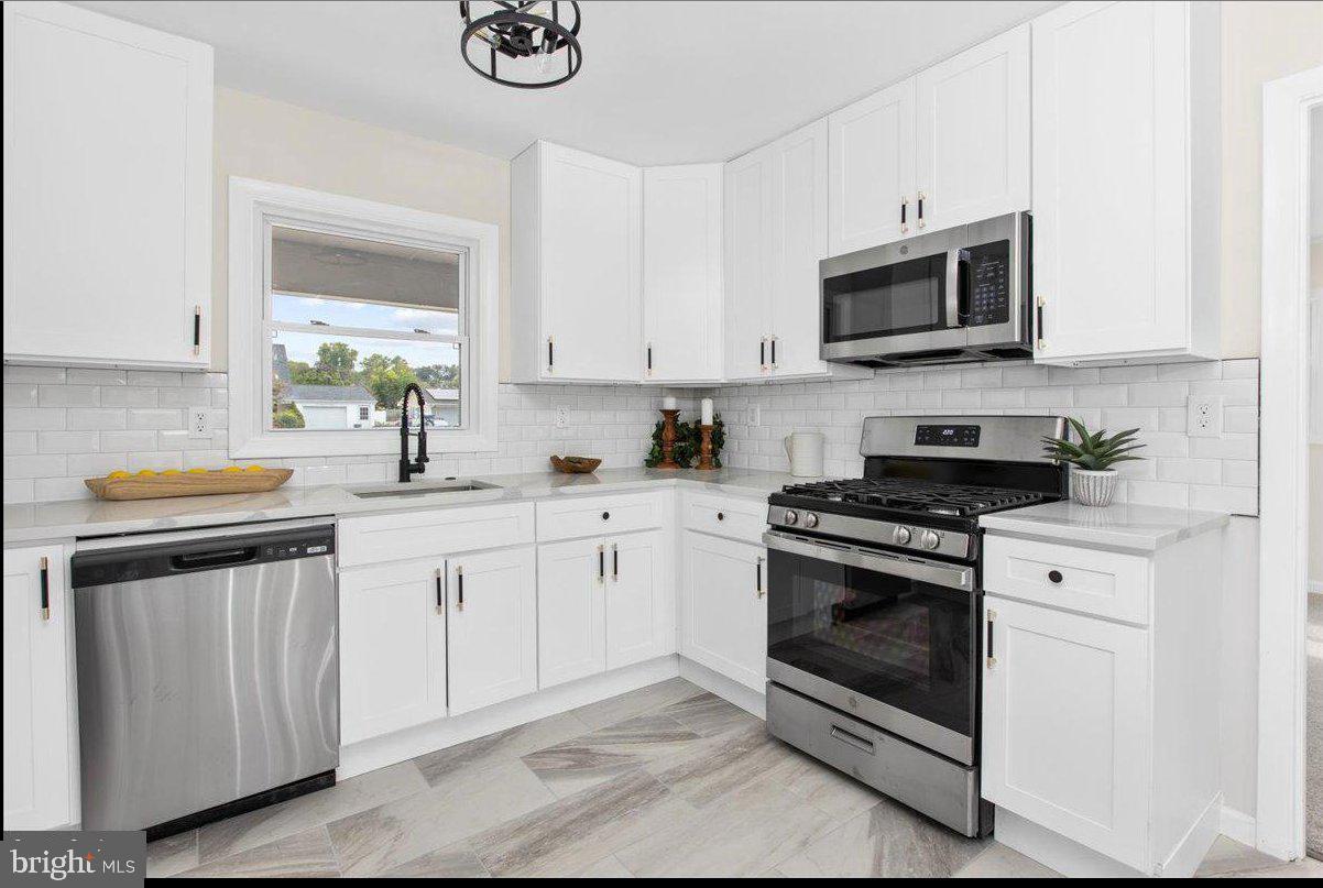 12200 ROCKLEDGE DRIVE