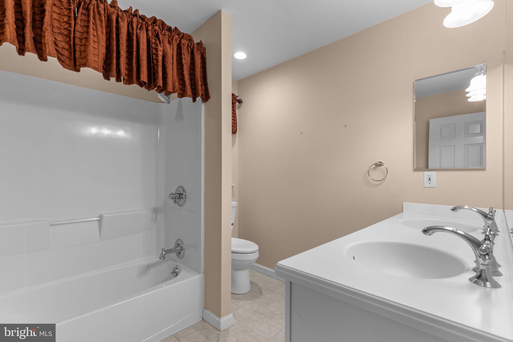 WOODLYN CROSSING - Residential