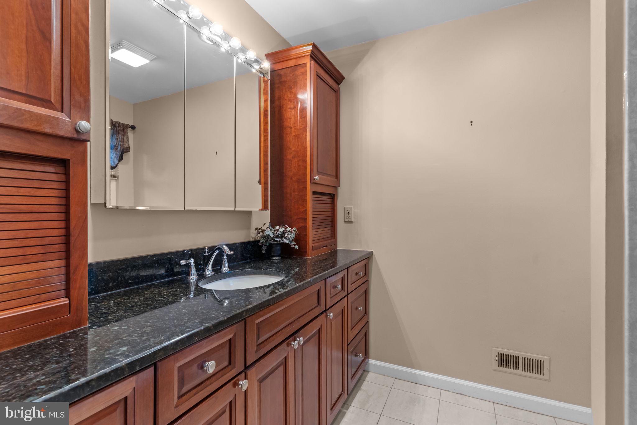 WOODLYN CROSSING - Residential