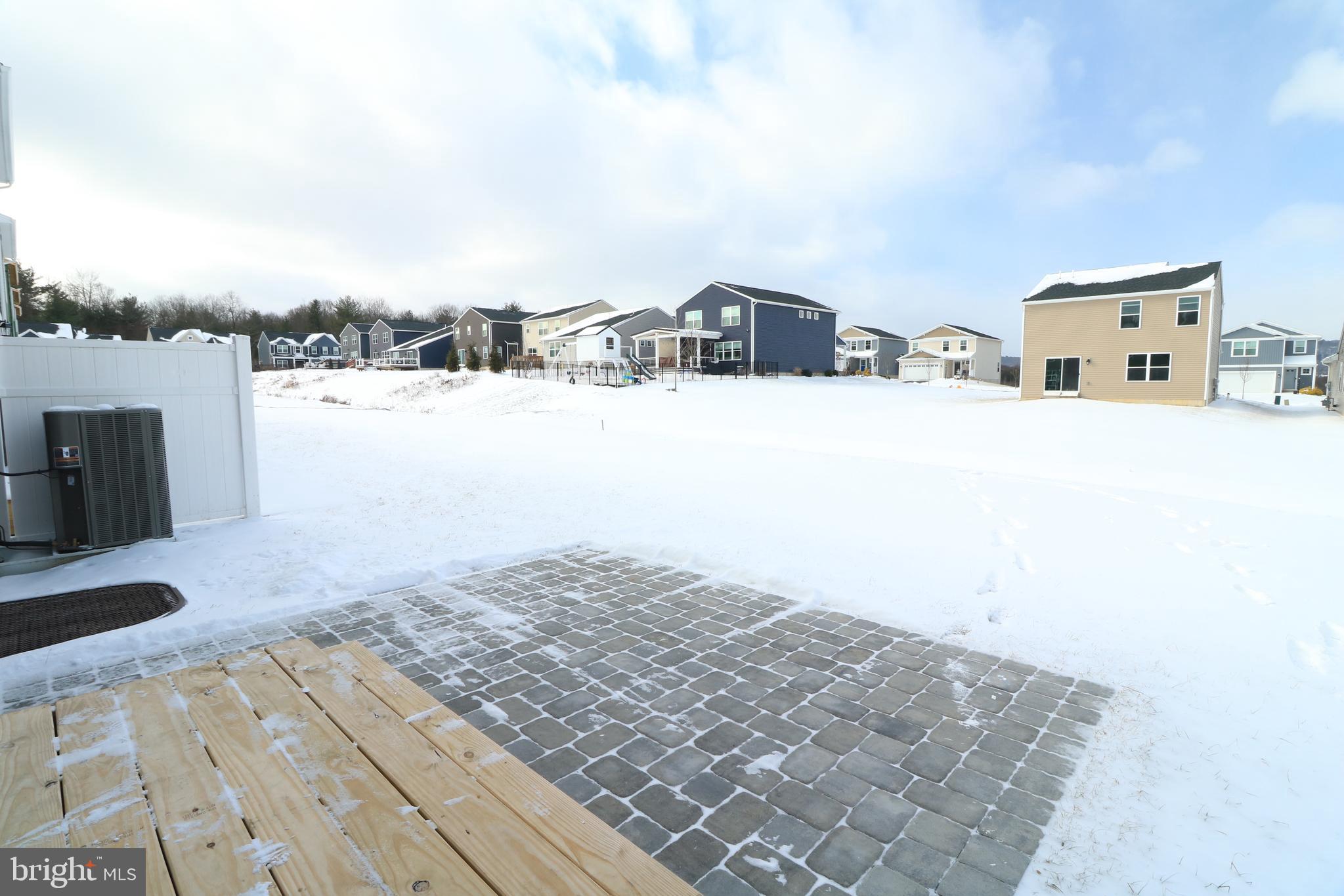 GRAYS POINTE - Residential