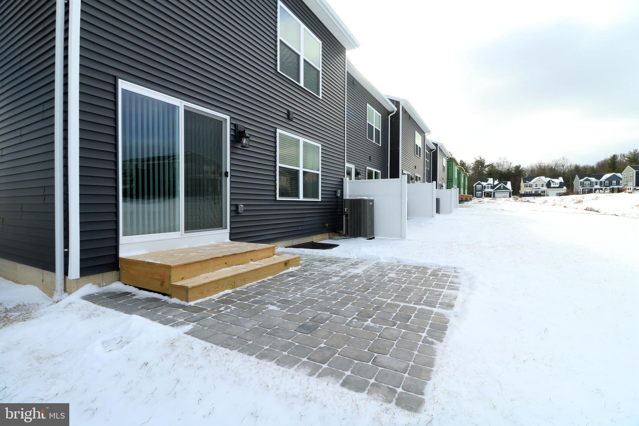 GRAYS POINTE - Residential