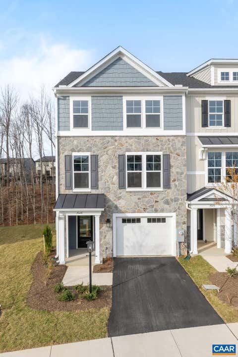 Townhouse For Sale - 3028 Farrow Cir Cir<br/> CHARLOTTESVILLE, VA 22901
