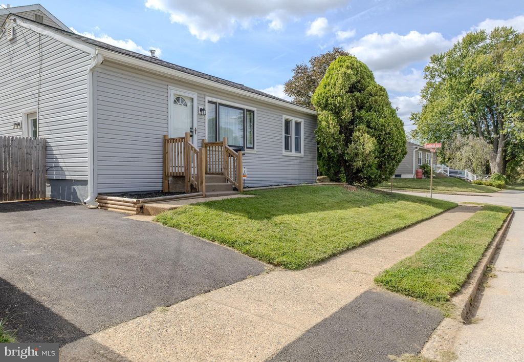 Photo of 2934 Jefferson Avenue, GLENSIDE, PA 19038 (MLS # PAMC2157640)